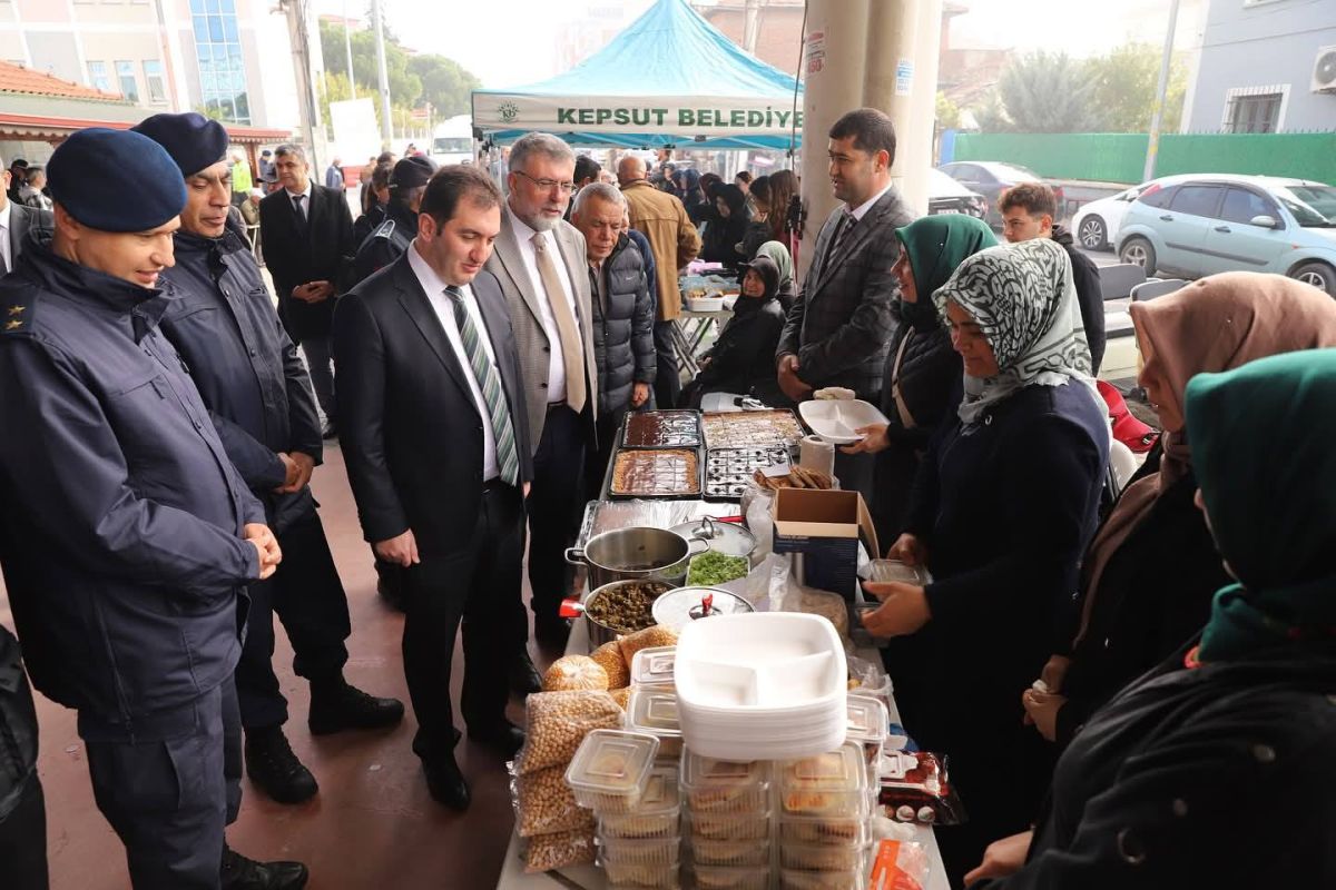 Kepsut Halkı Gazze İçin Tek Yürek Oldu! 574253248 1145509667782029 4756967609889230622 n - Marmara Bölge Gazetesi