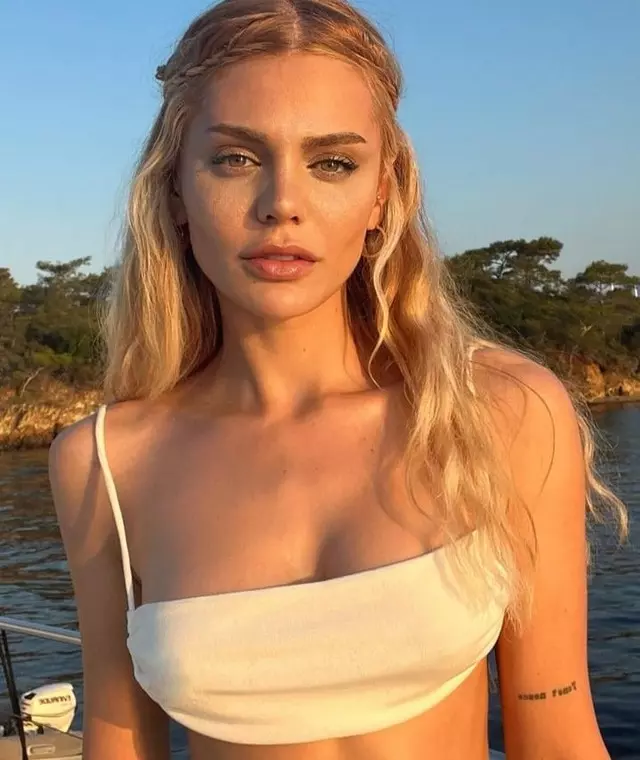 Kerem Bürsin Gönlünü Selin Yağcıoğlu’na Kaptırdı 640xauto 4 - Marmara Bölge Gazetesi