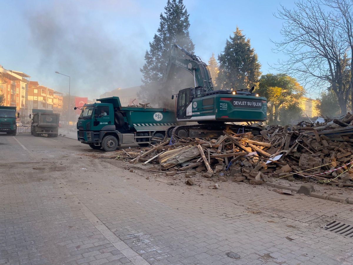 Sındırgı’da 6.1’lik Deprem Sonrası DSİ Ekipleri Sahada! 718a5e38 1086 4feb 90a9 8f0c012842f3 - Marmara Bölge Gazetesi