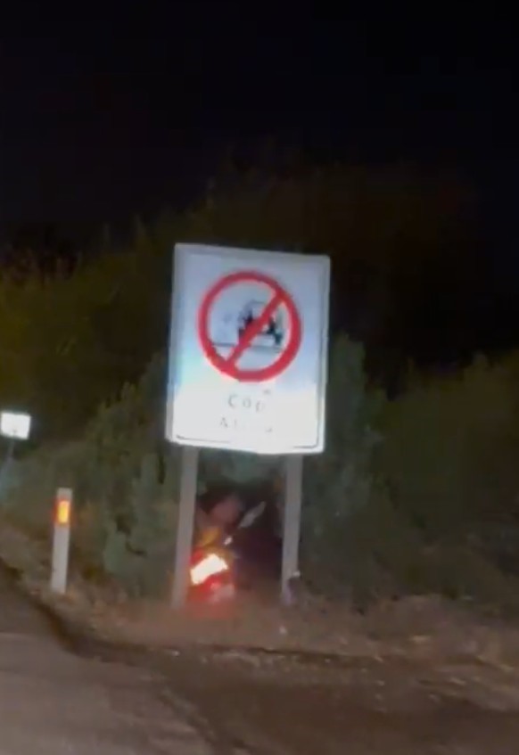 Motosikletli Levhaya Çarptı! AW549442 03 - Marmara Bölge Gazetesi