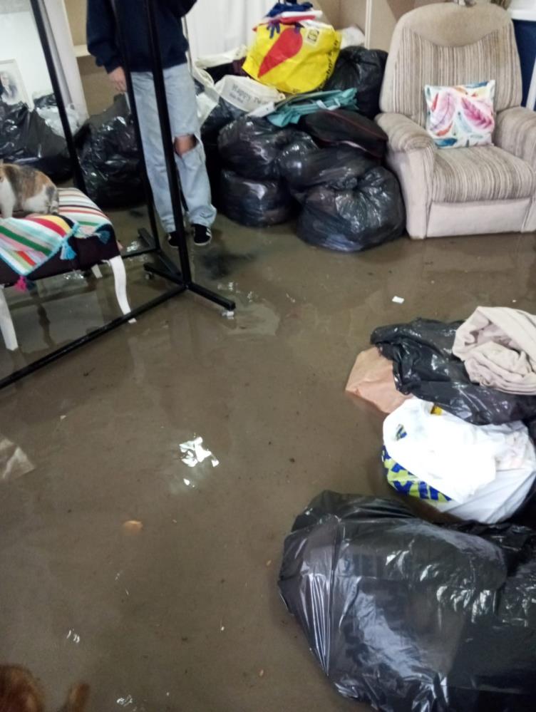 Ayvalık’ta Sağanak Yağış Hayatı Felç Etti AW550864 04 - Marmara Bölge Gazetesi