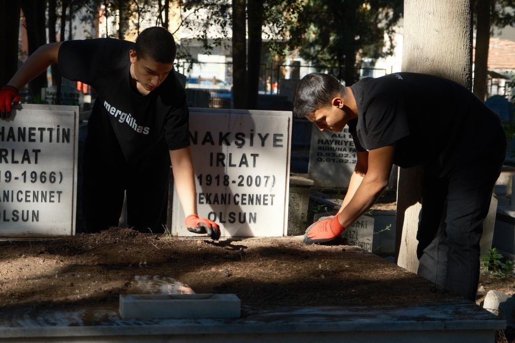 Mezarlık Fenomenleri Gündem Oldu! AW554235 01 - Marmara Bölge Gazetesi