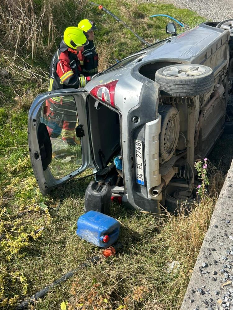 Balıkesir’in Burhaniye ilçesinde meydana gelen kazada, sürücüsünün direksiyon hâkimiyetini kaybettiği