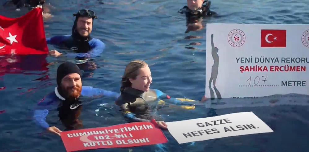 Şahika Ercümen 107 Metreye Daldı! AW560530 01 - Marmara Bölge Gazetesi