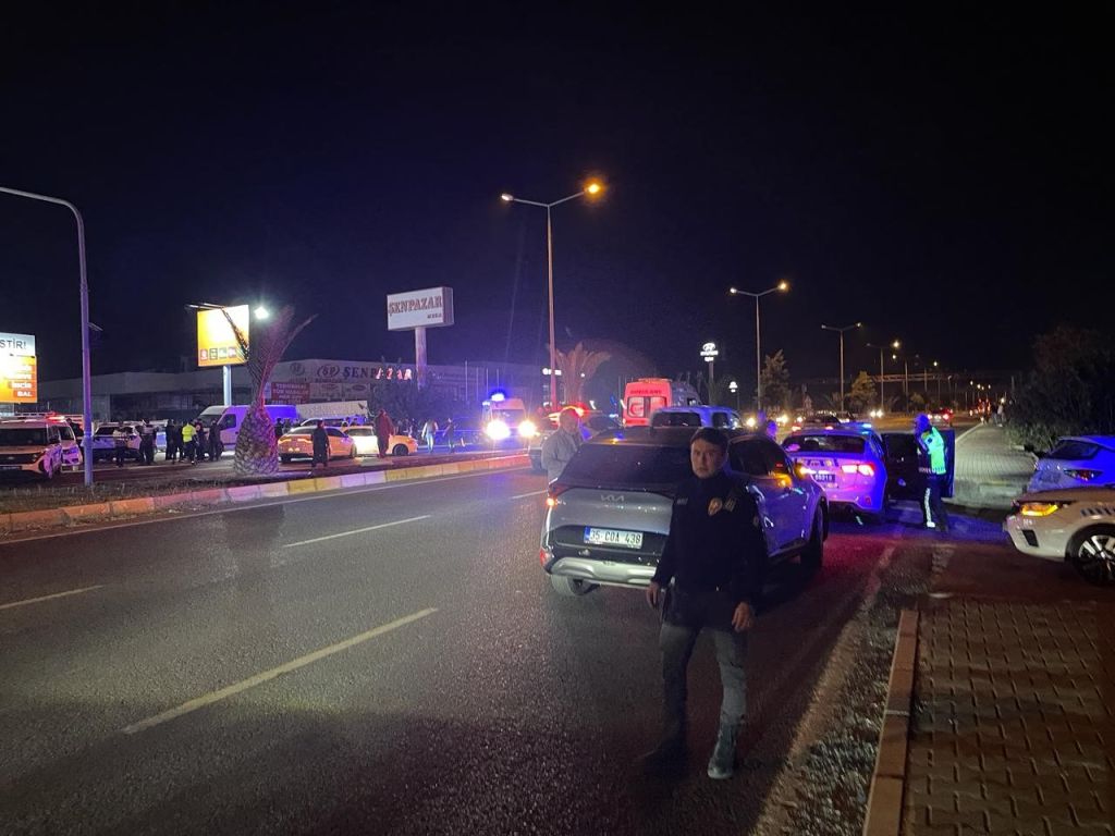 Cezaevinden Kaçtı, Sokak Ortasında Dehşet Saçtı: 3 Ölü, 7 Yaralı! AW562015 06 - Marmara Bölge Gazetesi