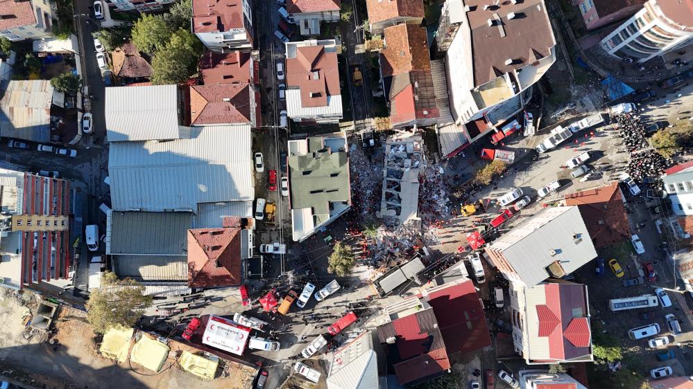 Gebze’de 6 Katlı Bina Çöktü! 5 Kişi Enkaz Altında Kaldı AW568788 03 - Marmara Bölge Gazetesi