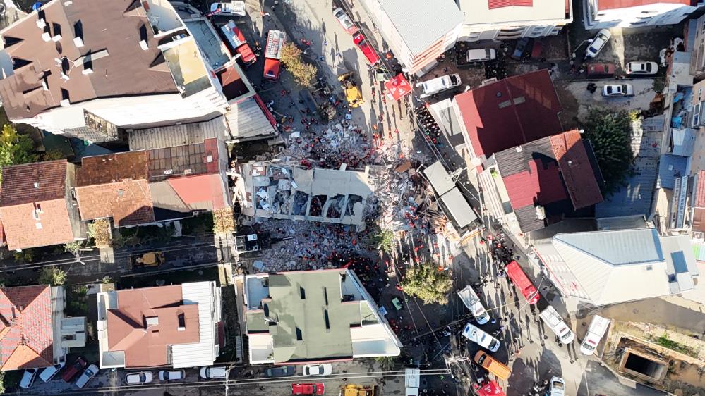 Gebze’de 6 Katlı Bina Çöktü! 5 Kişi Enkaz Altında Kaldı AW568788 07 - Marmara Bölge Gazetesi