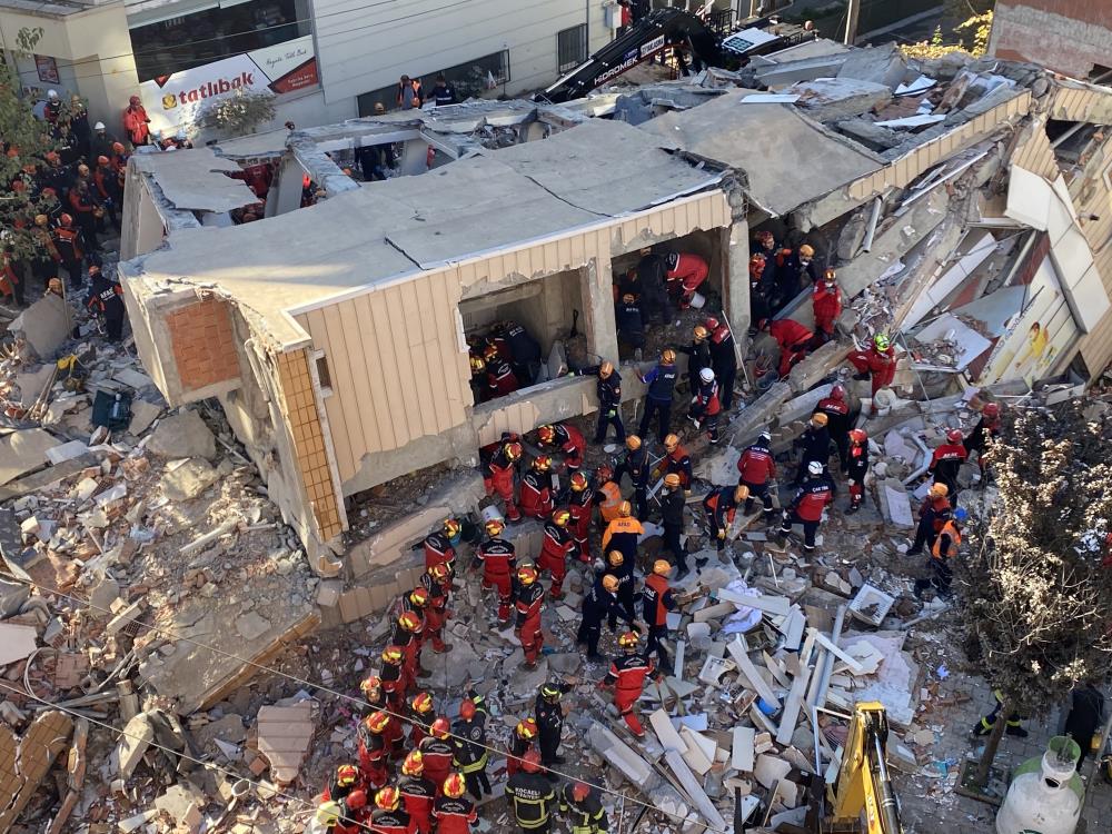 Gebze’de 6 Katlı Bina Çöktü! 5 Kişi Enkaz Altında Kaldı AW568788 09 - Marmara Bölge Gazetesi