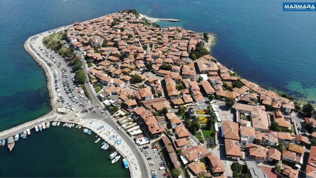 İzmir’in kuzeyinde, Dikili ilçesine bağlı Bademli Mahallesi’nde yer alan Killik