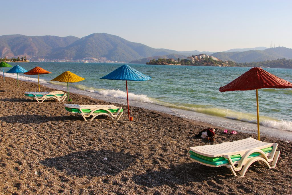 Doğal Güzellikleriyle Tatilcileri Büyüleyen Plaj Calis Plaji Fethiye 1 1024x683 1 - Marmara Bölge Gazetesi