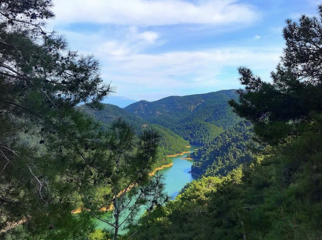 Şehrin merkezine sadece 15 dakika uzaklıkta yer alan Balçova Terapi