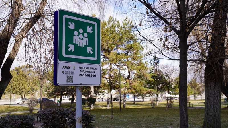 Manyas’ta olası afetlere karşı alınan önlemler kapsamında, mahalle mahalle güvenli