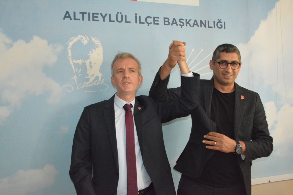 CHP Altıeylül İlçe Başkanı Hakan Keskin’e Saldırı G2LR DmXwAANMV3 - Marmara Bölge Gazetesi