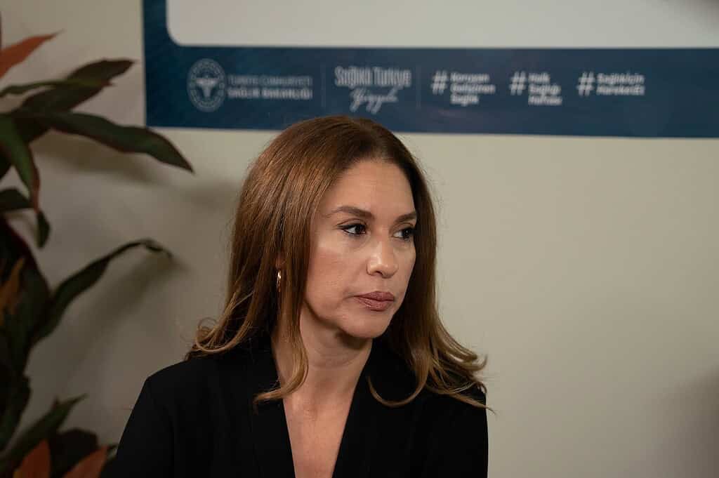 Show TV’nin sevilen dizisi Kızılcık Şerbeti, yeni bölümüyle gündem olmaya