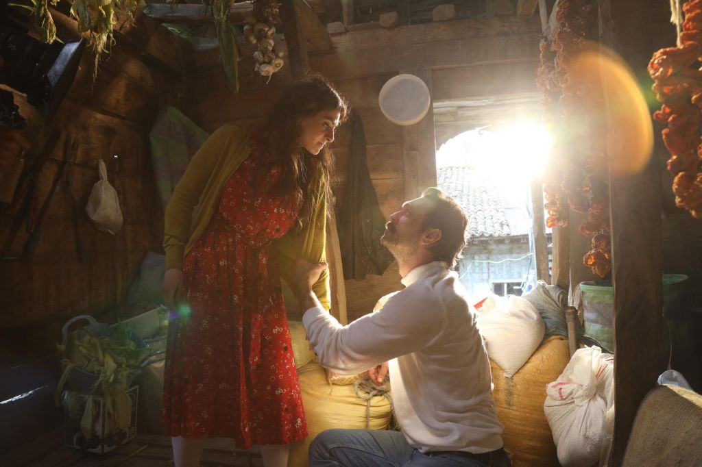 MV5BZGU4MjVjMDUtZTczZC00NTYyLThjNTktNjA3NzliYTc2NTdlXkEyXkFqcGc@. V1 - Marmara Bölge Gazetesi