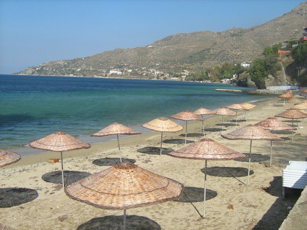 Sessizliği, berrak denizi ve doğal güzellikleriyle büyüleyen bu koy, şehirden