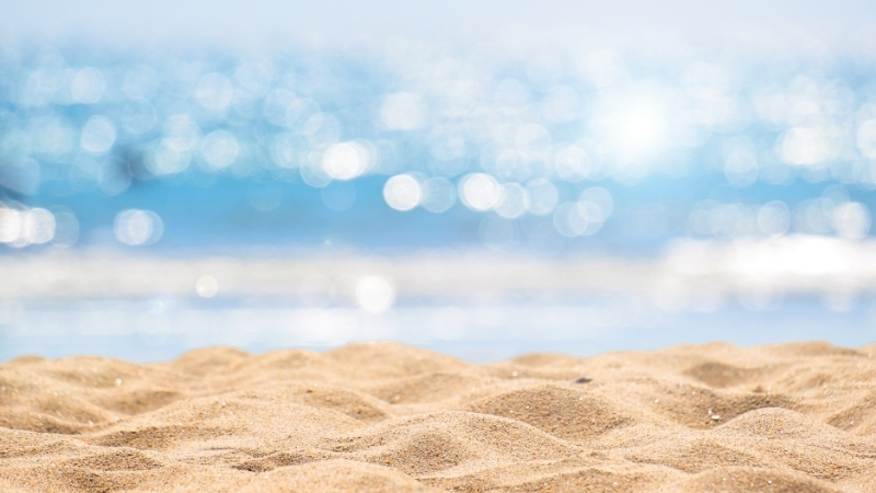 Balıkesir’in Edremit ilçesine bağlı Akçay Mahallesi, yaz aylarında turistlerle dolup