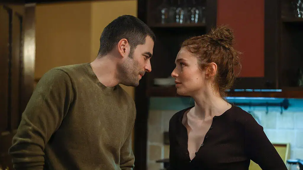 Show TV’nin sevilen dizi Veliaht, 8. bölümüyle izleyicilere duygu dolu