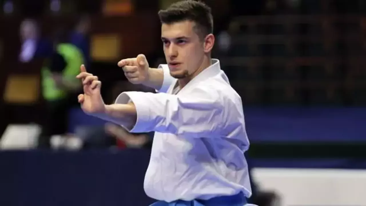 Asya’nın En Güçlüsü Programında Bir Türk! Ali Sofuoğlu Kimdir? ali sofuoglundan tarihi madalya 1541868597 7853 - Marmara Bölge Gazetesi