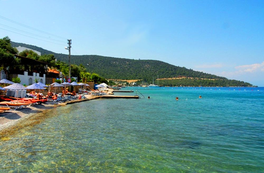 Torba Plajı, Muğla’nın Bodrum ilçesinde doğayla iç içe, sessiz ve