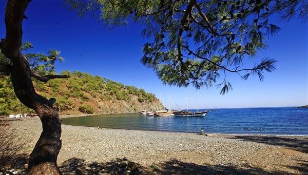 Antalya’nın gizli kalmış doğa harikalarından Bostanlık Koyu, sessizliği ve masmavi