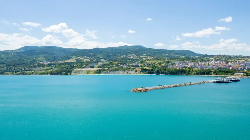 Doğayla Baş Başa Unutulmaz Bir Tatil buyuk gerze plaji 54382 - Marmara Bölge Gazetesi