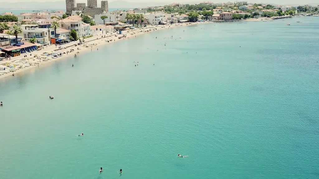 Ege’nin En Sessiz, En Güzel Kıyısı! candarli halk plaji 2 - Marmara Bölge Gazetesi
