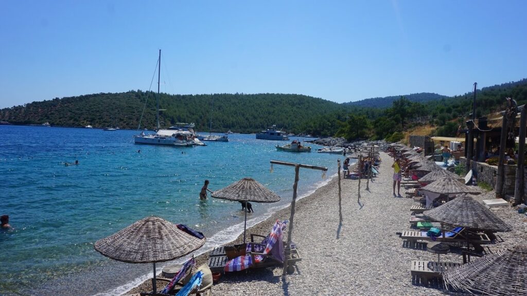 Keşfedilmeyi Bekleyen Sessiz Bir Ege Koyu cokertme plaji nerede 1024x576 1 - Marmara Bölge Gazetesi