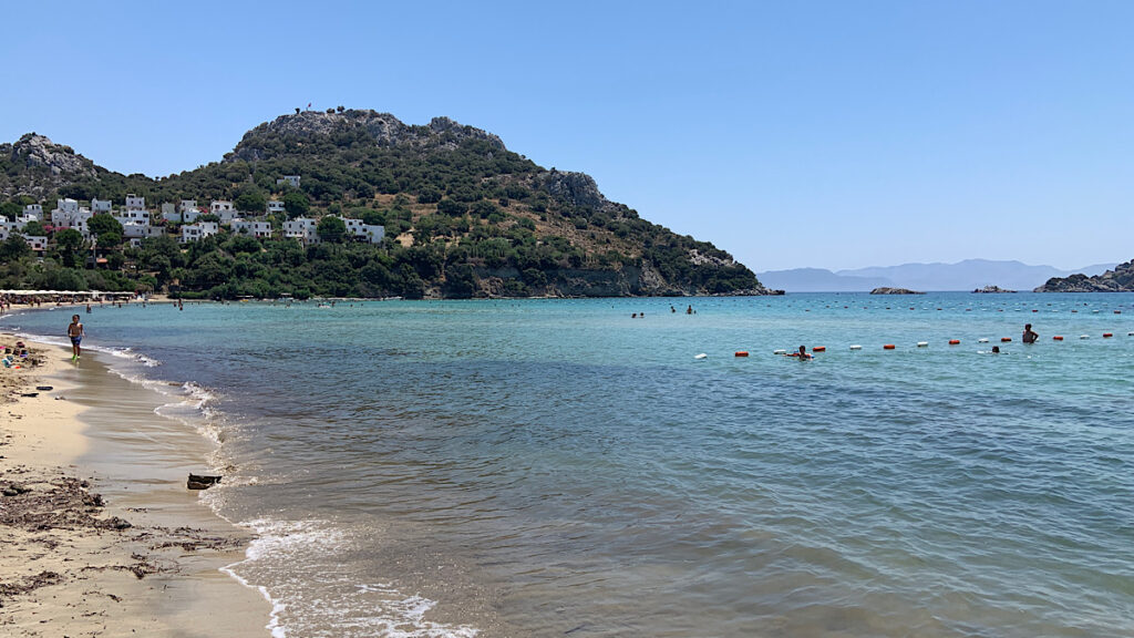 İncecik Kumu ve Sığ Deniziyle Tatilcilerin Yeni Gözdesi datca gezi rehberi karaincir plaji 1024x576 1 - Marmara Bölge Gazetesi