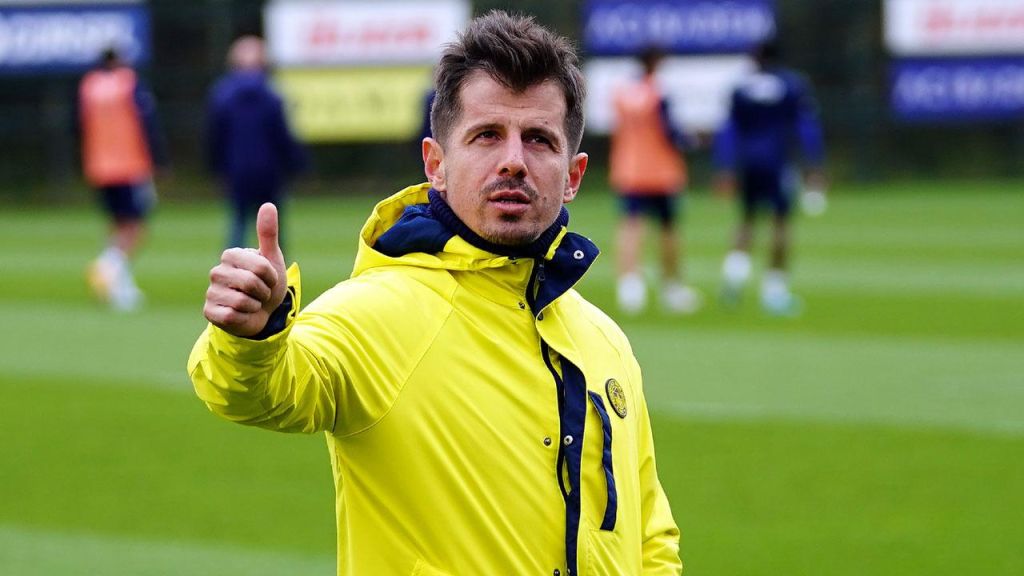 Trendyol Süper Lig ekibi Antalyaspor’da teknik direktör Emre Belözoğlu görevinden