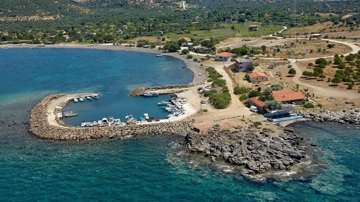 Çanakkale’nin Ayvacık ilçesinde, Assos’un hemen yanı başında yer alan Sivrice