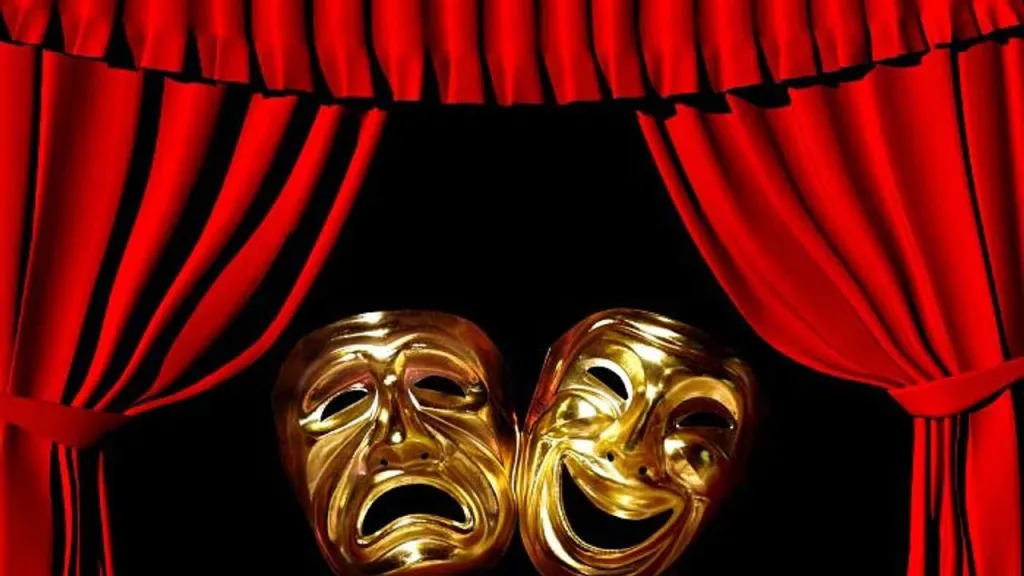 Burhaniye Belediyesi Kent Tiyatrosu, yeni sezon perdesini “Eyvah Yine Karıştı”