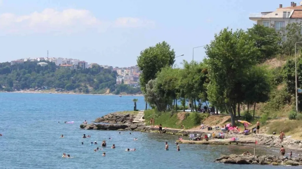 karadenize 175 kilometre kiyisi olan sinop plajlari ile dikkat cekiyor - Marmara Bölge Gazetesi