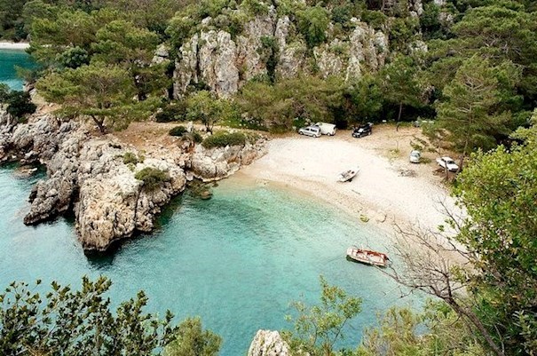 Antalya’nın gizli cennetlerinden Korsan Koyu, el değmemiş doğası ve turkuaz