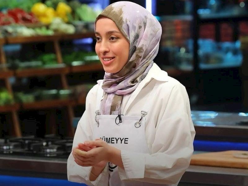 MasterChef’te Dokunulmazlık Mücadelesi Nefes Kesti! masterchef sumeyye sahin kimdir kac yasinda nereli a517e3b0 78a0 4195 b2eb 8f226e9b5b4f - Marmara Bölge Gazetesi