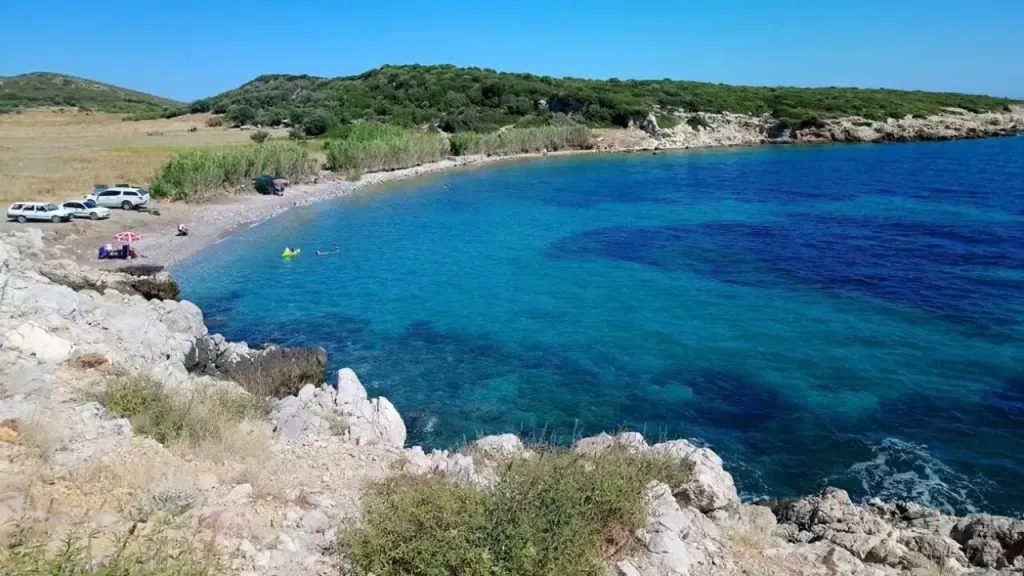 Yaz sezonu yaklaşırken İzmir’in Karaburun ilçesinde yer alan Olcabük Koyu,