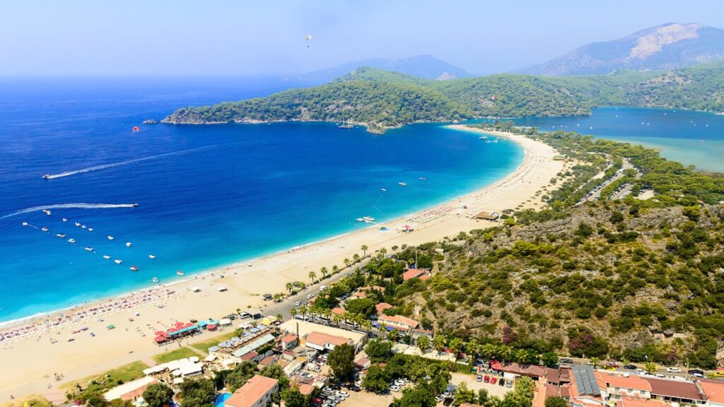 Ailece Güvenli ve Keyifli Tatil Noktası oludeniz plaji gezi rehberi 1024x576 2 - Marmara Bölge Gazetesi