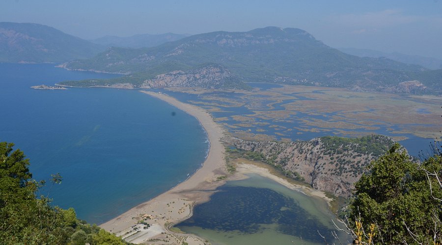 Yahşi Plajı, Bodrum’un doğal güzelliklerini ve sakin atmosferini bir arada