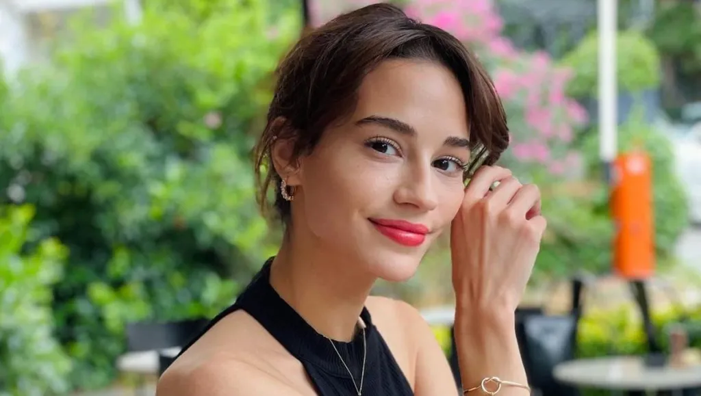 Survivor sunucusu Murat Ceylan ile genç oyuncu Sude Zülal Güler