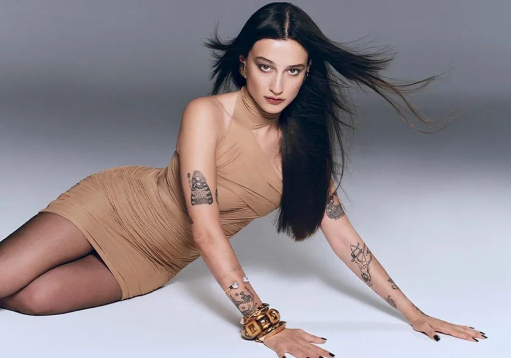 Türk müziğinin son yıllarda yükselen yıldızı Melike Şahin, uluslararası arenada