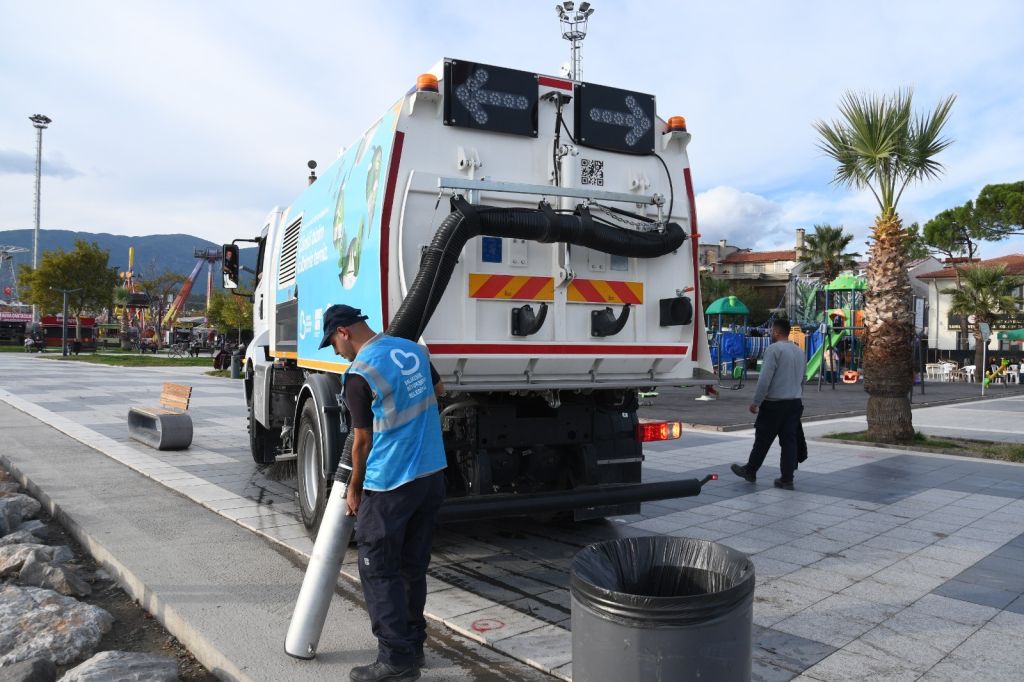 Balıkesir Büyükşehir Belediyesi, “Temiz şehir, sağlıklı gelecek” ilkesiyle şehir genelinde