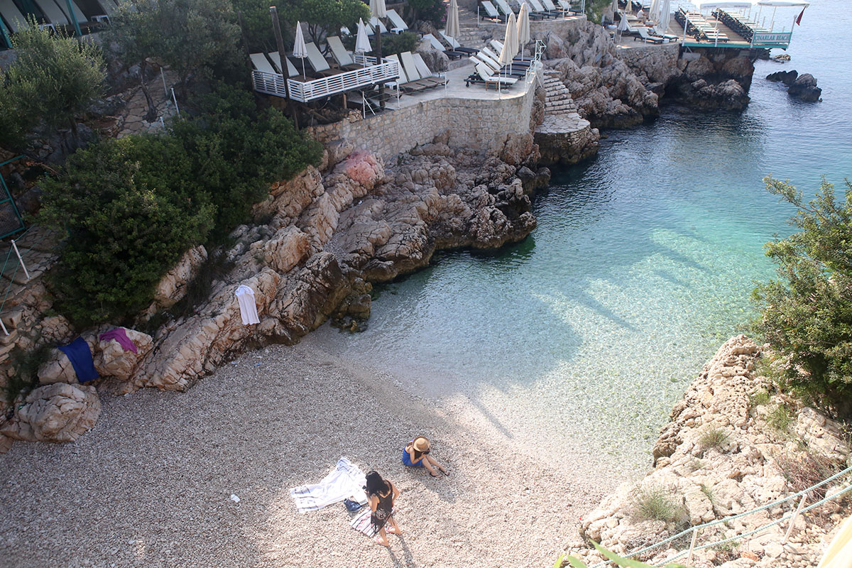 Antalya’nın En Huzurlu Köşesi: Küçük Çakıl Plajı 01 - Marmara Bölge Gazetesi