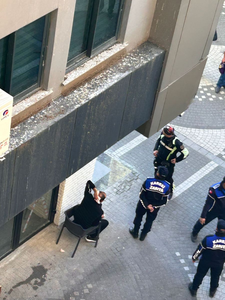 SON DAKİKA! Balıkesir Çarşıda Kavga: 1 Yaralı! 0b3445d4 2334 458a b572 6fde6b233547 - Marmara Bölge Gazetesi