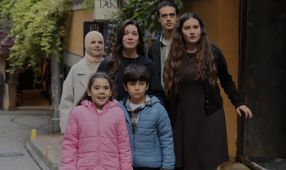Star TV’nin büyük ilgi gören dizisi Sahipsizler, son bölümüyle izleyicileri