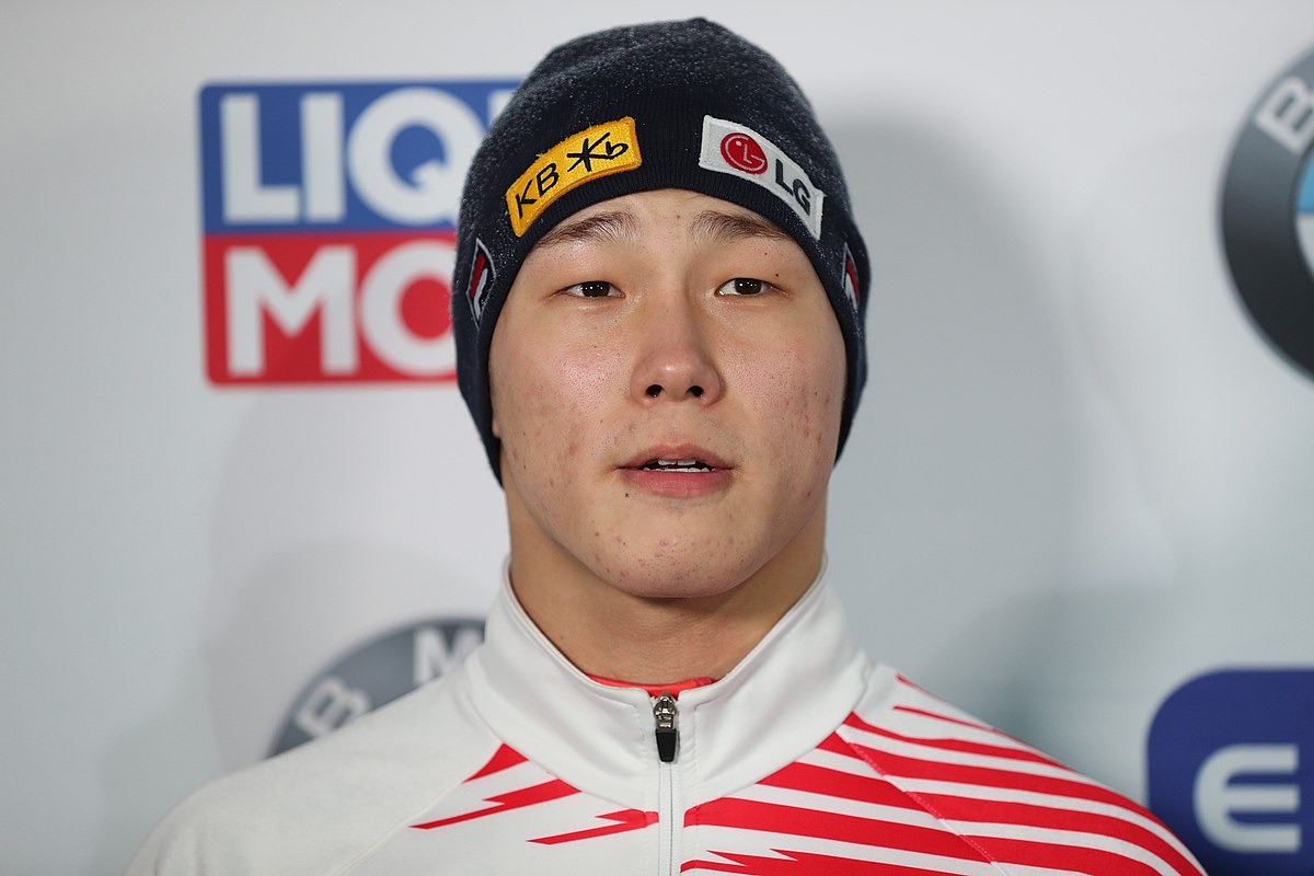 Physical: Asia’nın En Güçlü Yarışmacısı Demir Adam Yun Sung-bin Kimdir? 2019 01 04 Mens at the 2018 19 Skeleton World Cup Altenberg by Sandro Halank–238 - Marmara Bölge Gazetesi