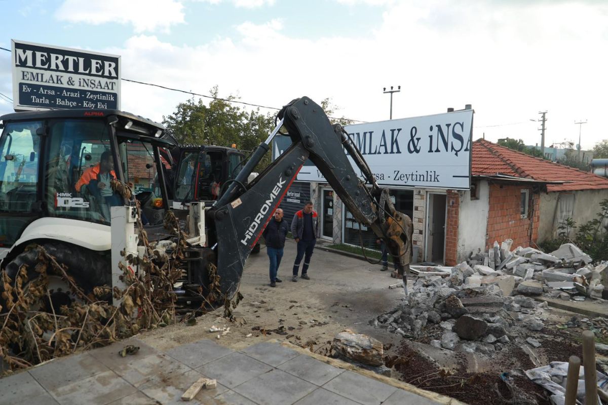 Burhaniye’de Belediye Ekipleri Sahada! 4 13 - Marmara Bölge Gazetesi