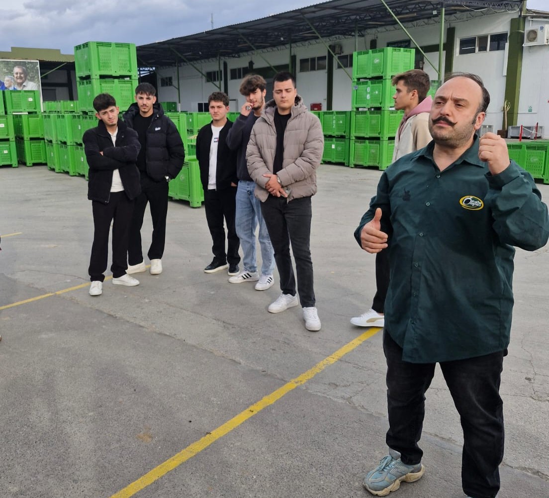 Ayvalık MYO Öğrencileri Zeytincilik Fabrikasında Üretimi Yerinde İnceledi! 4 - Marmara Bölge Gazetesi