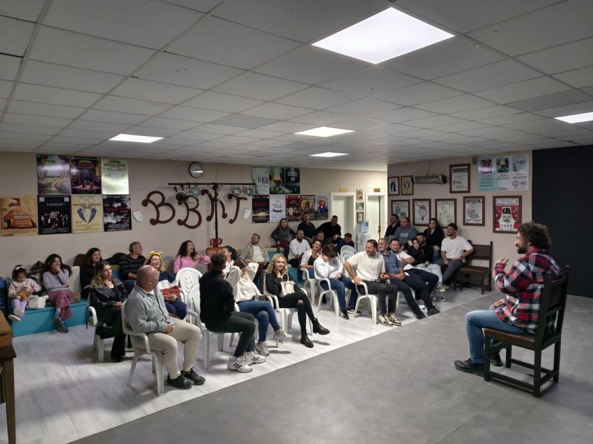 Burhaniye Belediyesi Kent Tiyatrosu (BBKT), 1999 yılından bu yana aralıksız