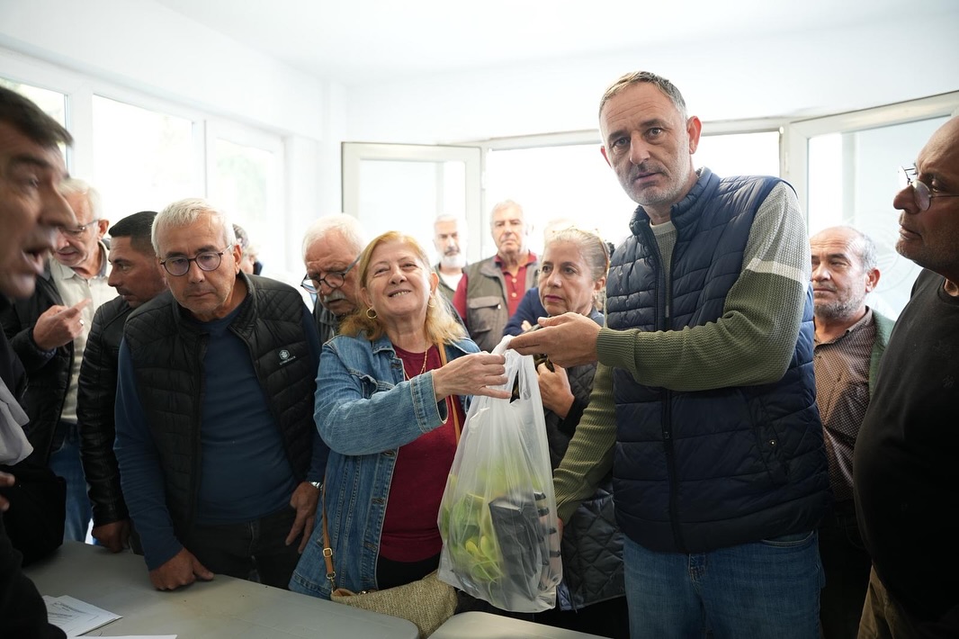 Gömeç’te Enginar Fidanları Dağıtıldı 574192172 18556962841016334 2617638614591508422 n - Marmara Bölge Gazetesi