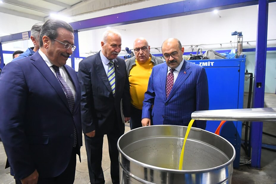 Burhaniye’de Zeytinyağı Üretim Tesisinde İnceleme! 574492481 18313437292222704 6127158006010167127 n - Marmara Bölge Gazetesi